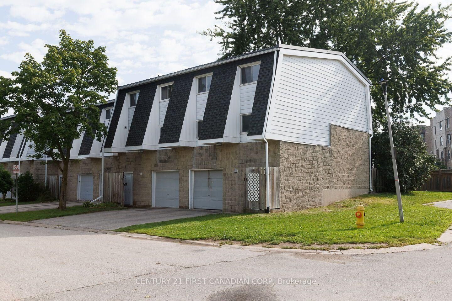 Property Photo:  40 Fairfax Court 16  ON N6G 3Y3 