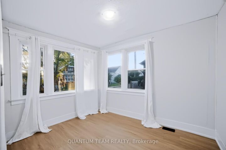 Property Photo:  18 Ormonde Avenue  ON L2M 5P2 