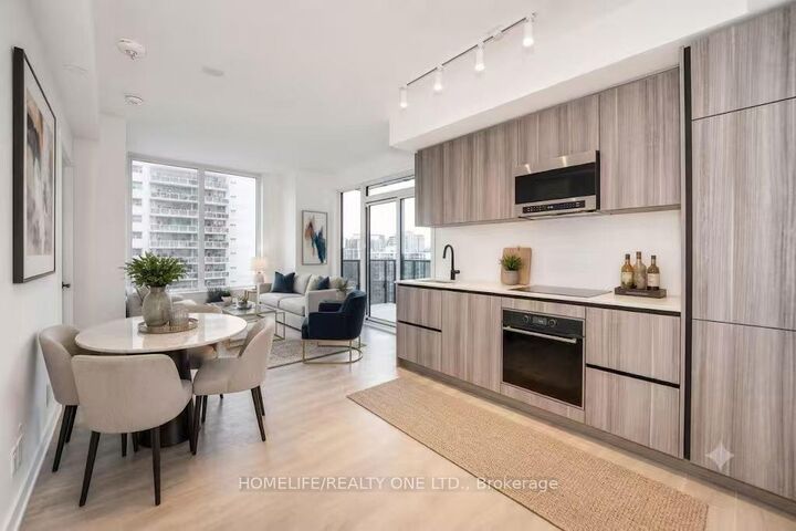 Property Photo:  117 Broadway Avenue 1111  ON M4P 1V3 