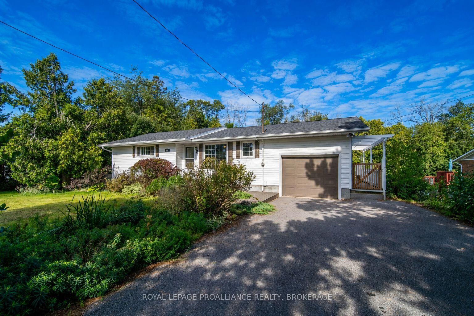 Property Photo:  19 Millhaven Road  ON K0H 2H0 