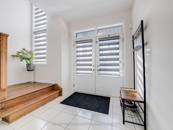 Property Photo:  26 Lillian Way  ON N3W 2G9 