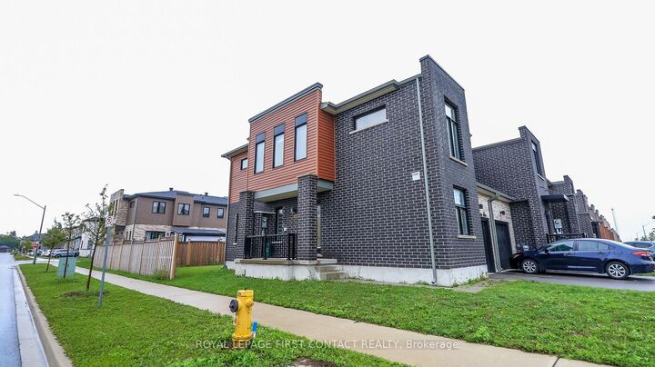 Property Photo:  92 Fairlane Avenue  ON L9J 0M9 