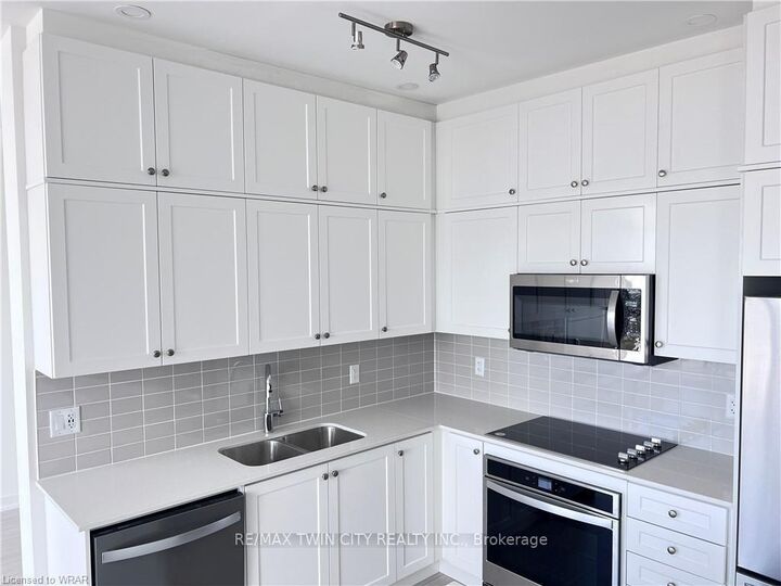 Property Photo:  55 Duke Street  ON N2H 0C9 