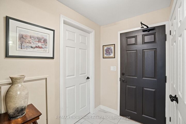 Property Photo:  5188 Lakeshore Road 310  ON L7L 6P4 