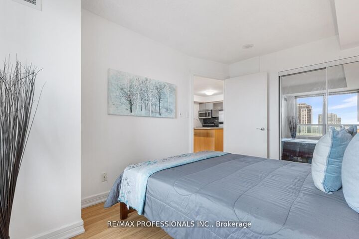 Property Photo:  18 Harrison Garden Boulevard 706  ON M2N 7J7 