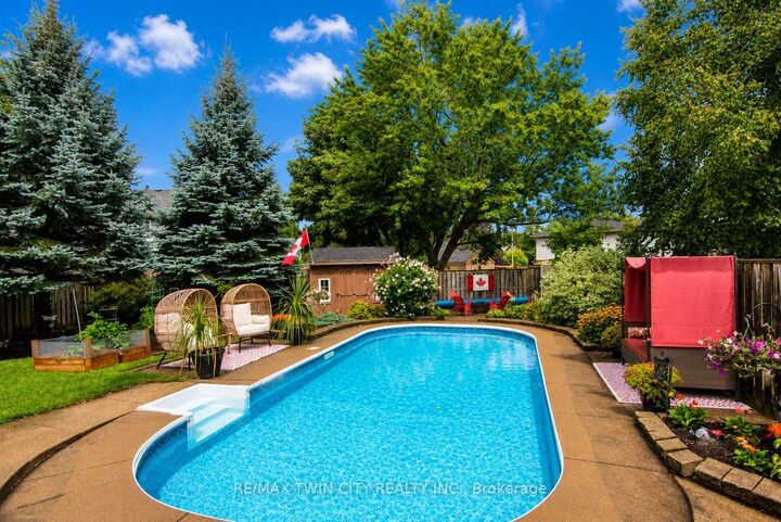 Property Photo:  122 Bier Crescent  ON N3A 1Y4 