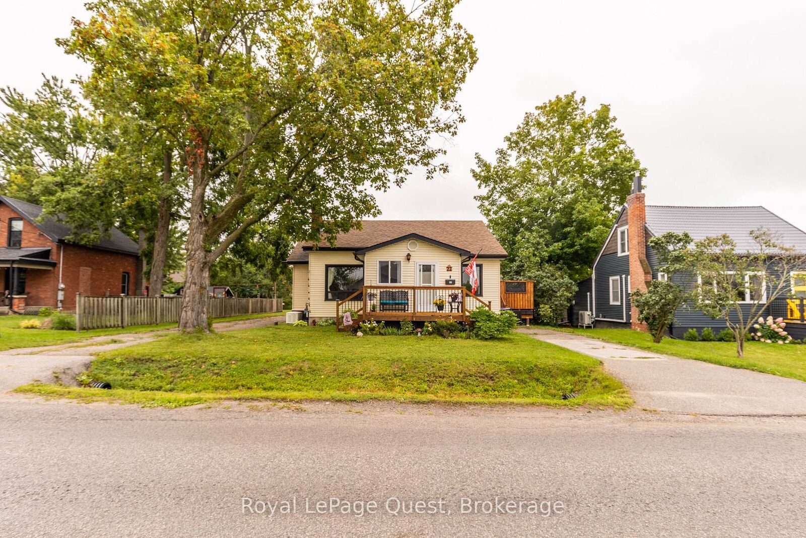 Property Photo:  22 Creighton Street S  ON L3V 1A8 