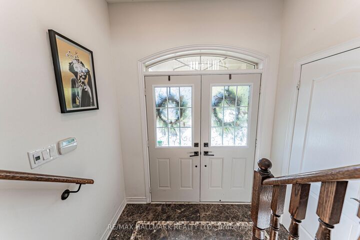 Property Photo:  388 Kwapis Boulevard #Main  ON L3X 3H4 