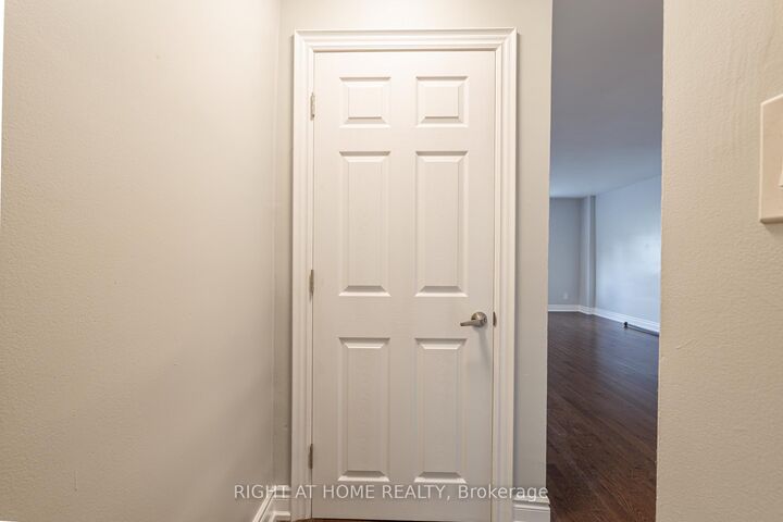 Property Photo:  1132 The Queensway Avenue A  ON M8Z 1P7 