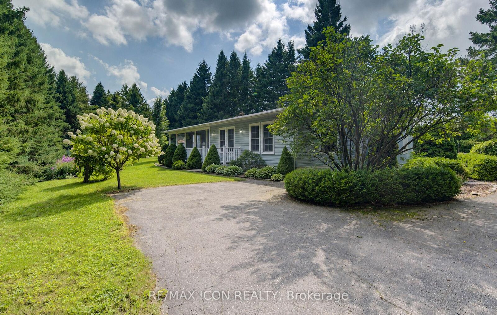 Property Photo:  30 Grand Vista Crescent  ON N0G 2L0 