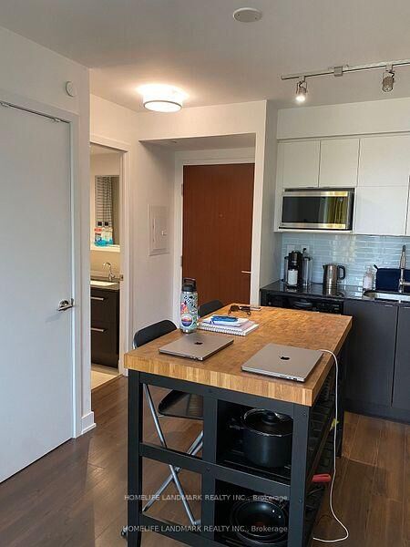 Property Photo:  160 Flemington Road 321  ON M6A 0A9 