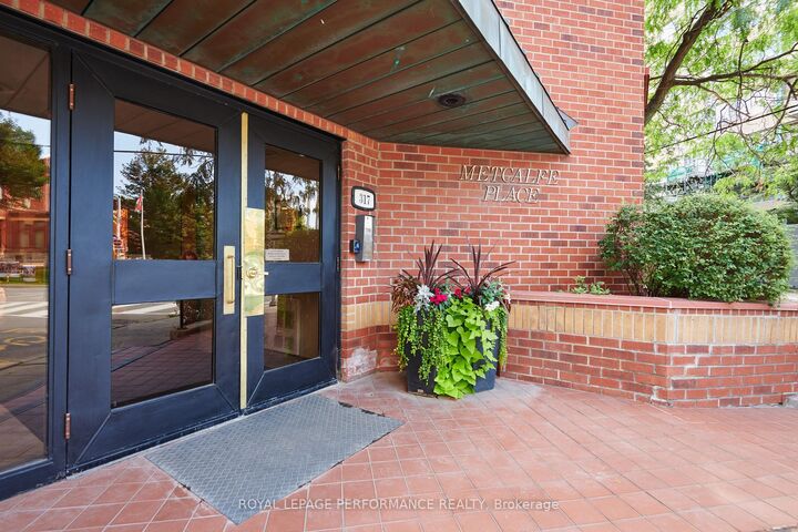 Property Photo:  317 Metcalfe Street 201  ON K2P 1S3 