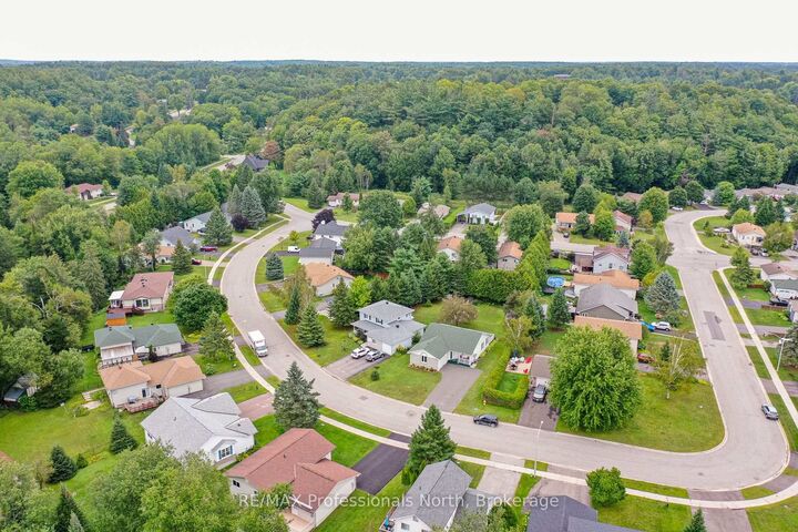 Property Photo:  41 Killdeer Crescent  ON P1L 1Z2 