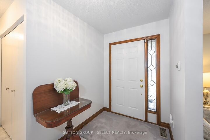 Property Photo:  260 Village Green Avenue  ON N6J 3Z6 