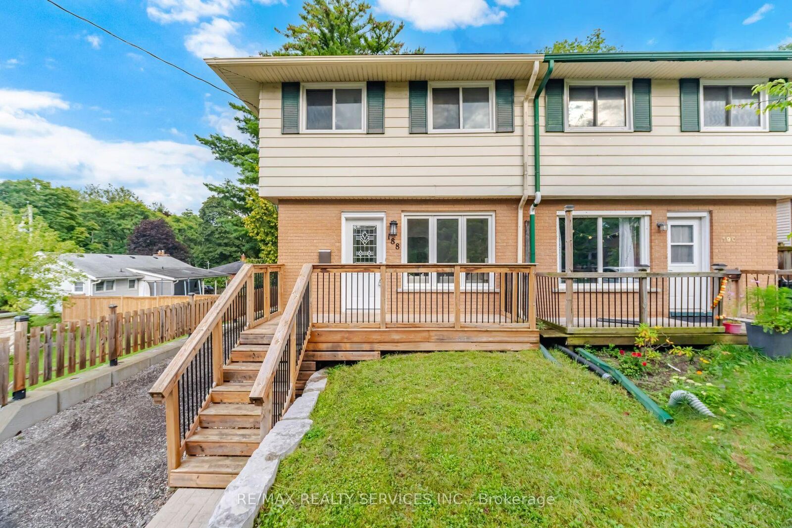 Property Photo:  188 Edward Street  ON N3C 1K5 