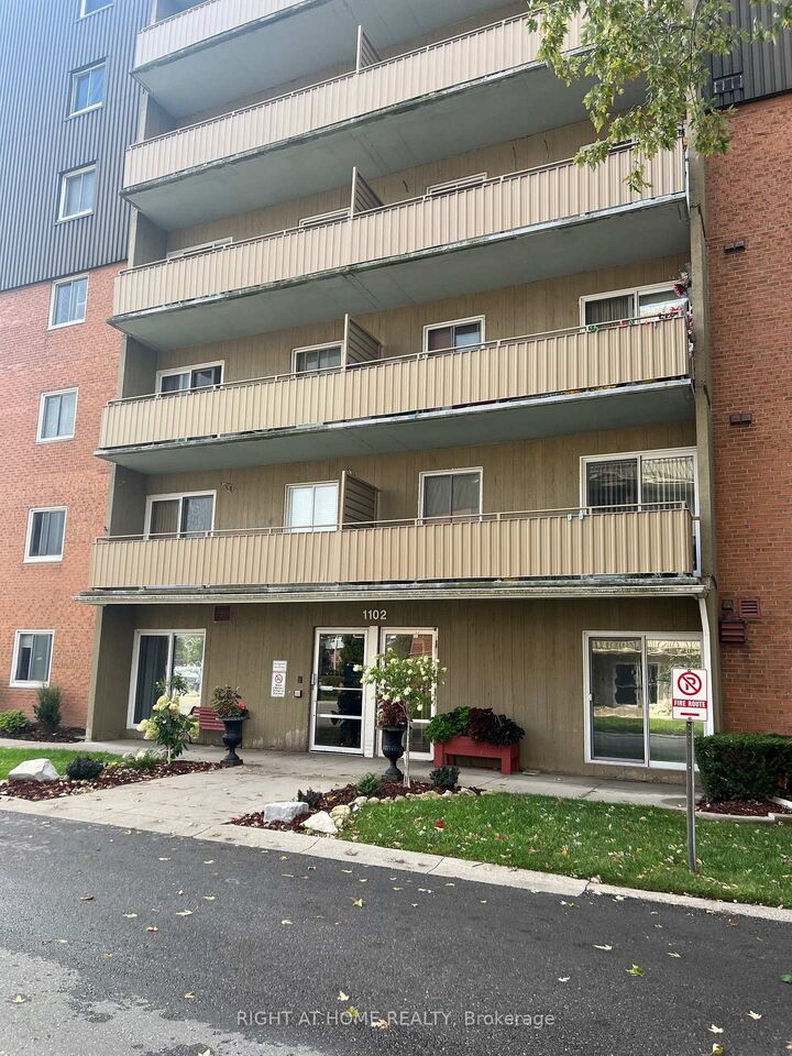 Property Photo:  1102 Jalna Boulevard 708  ON N6E 1X8 
