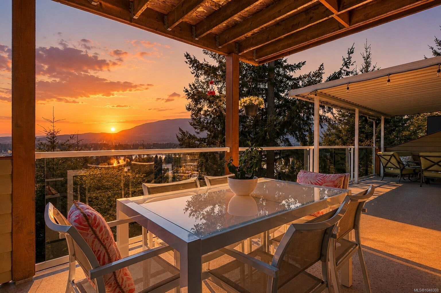 Property Photo:  150 Rainbow Cres  BC V9T 4Y2 