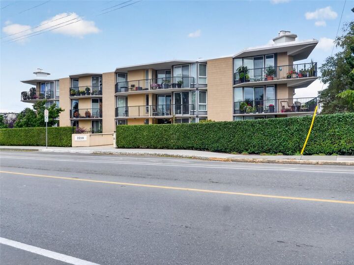 Property Photo:  2210 Cadboro Bay Rd #201  BC V8R 5G9 