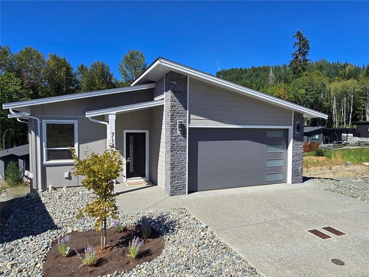 Property Photo:  7146 Elkridge Rd  BC V0R 2G0 