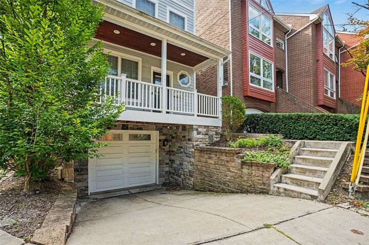 Property Photo: 5516 Claybourne St PA 15232