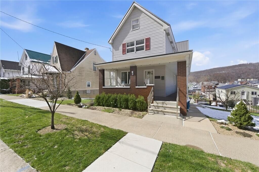Property Photo:  815 7th Ave  PA 16226 