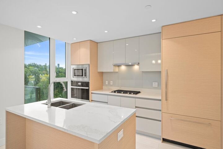 Property Photo:  3538 Sawmill Crescent 1302  BC V5S 0J8 