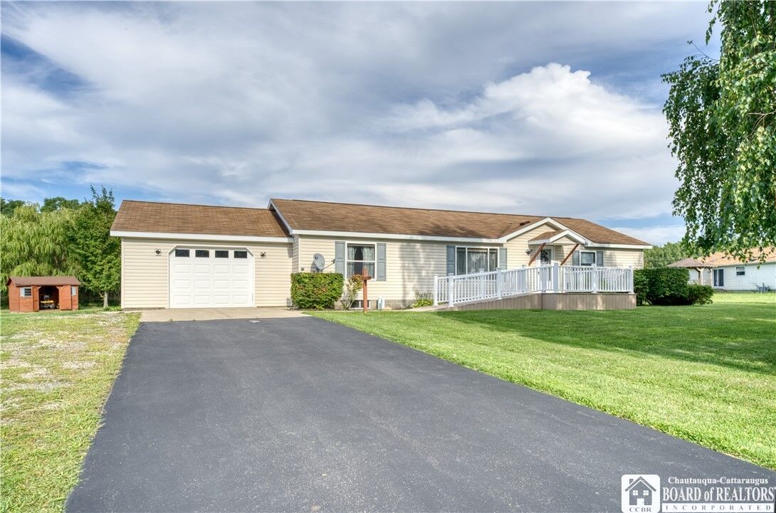 Property Photo:  10 Haywood Drive  NY 14716 