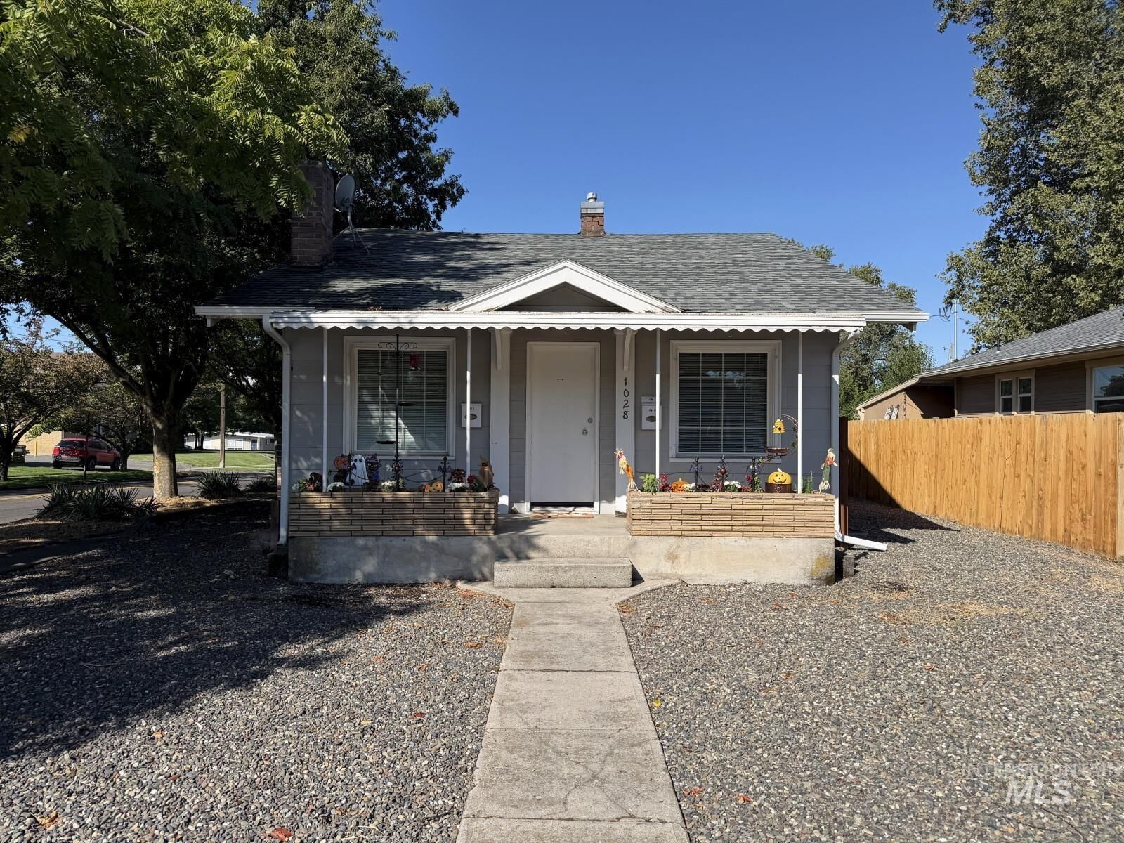 Property Photo: 1028 8th Street ID 83501