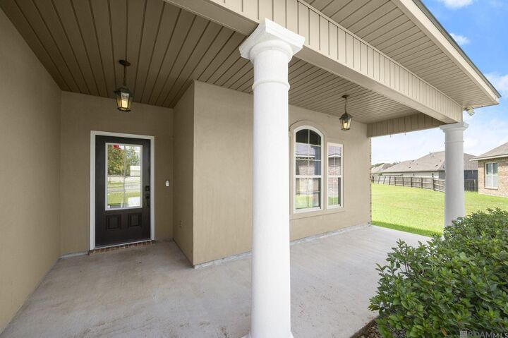 Property Photo:  42408 Harborstone Ave  LA 70769 