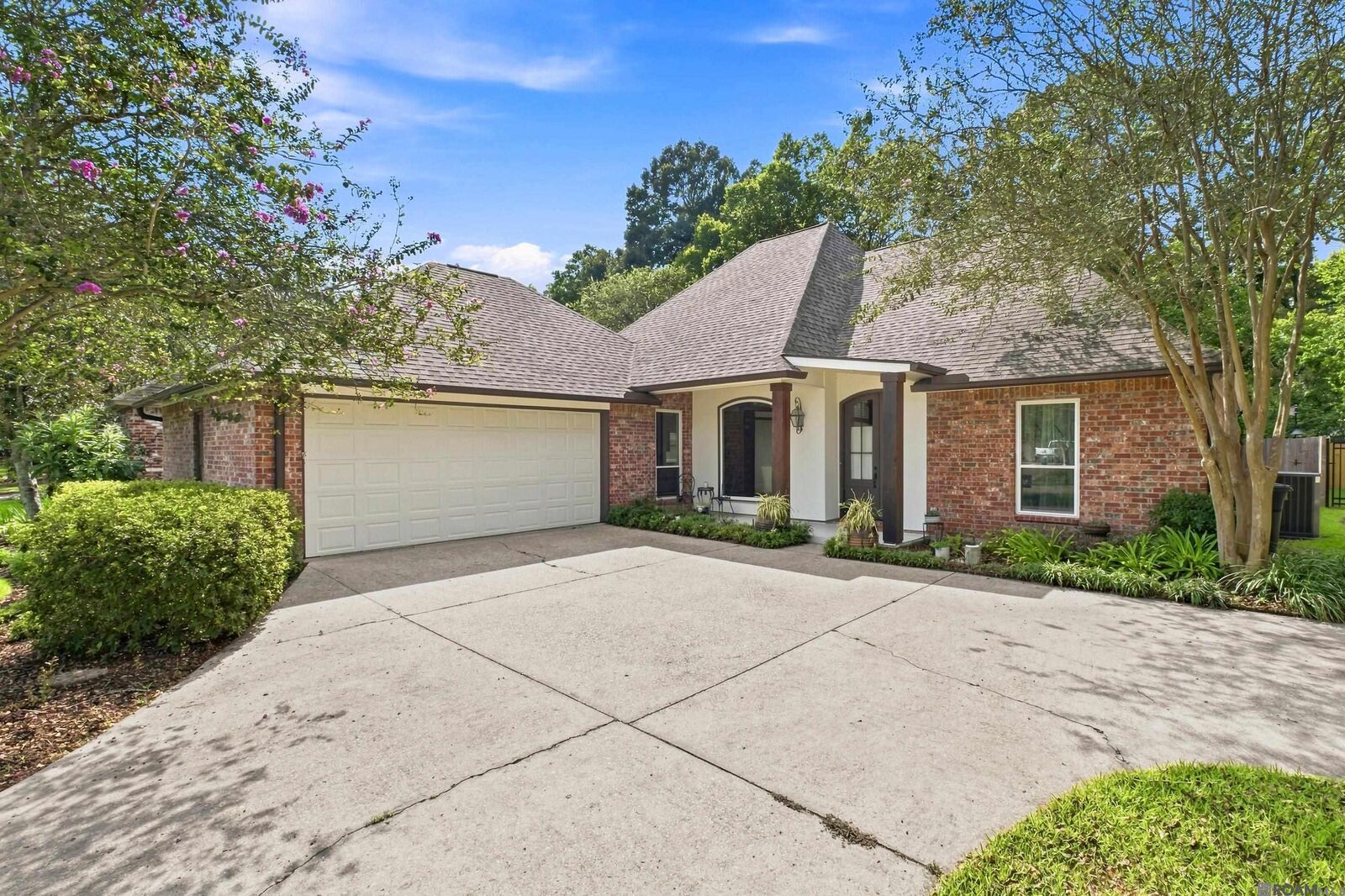 Property Photo:  713 Highland Knoll Ct  LA 70810 