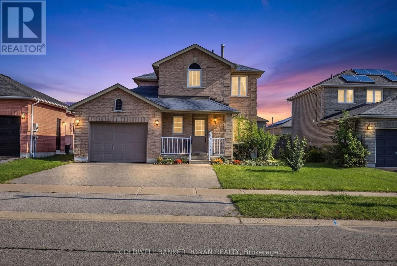 Property Photo:  99 Ruffet Drive  ON L4N 0N7 