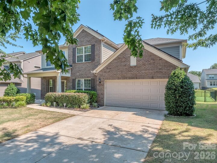 Property Photo:  10433 Honeyfur Court  NC 28278 