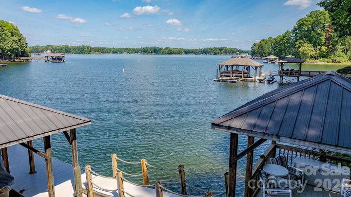 Property Photo: 2427 Wellesbourne Lane 67 NC 28673