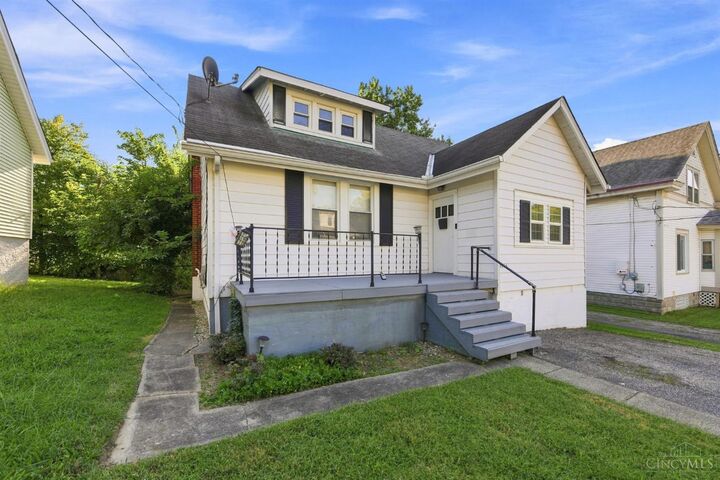 Property Photo: 1406 Beech Avenue OH 45205