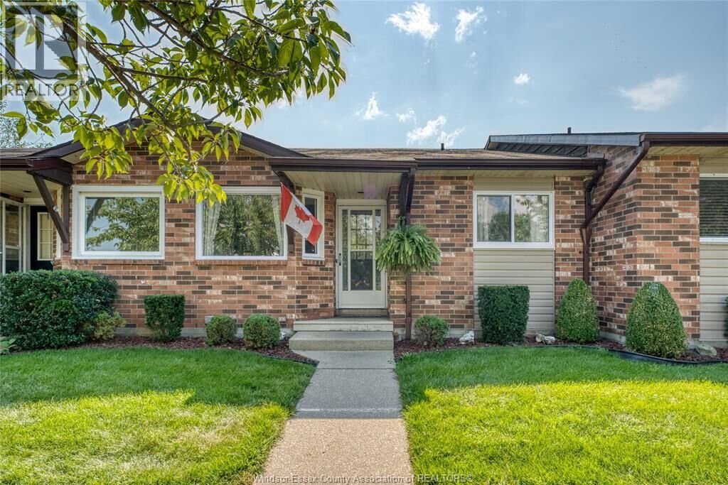 Property Photo: 7 Cherry Lane 20 ON N8H 5A5