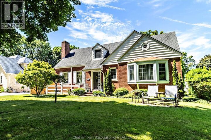 Property Photo:  310 Victoria Avenue  ON N7L 3A9 