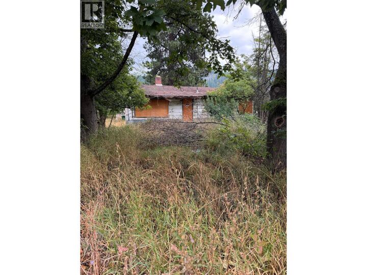 Property Photo:  3111 Waldie Avenue  BC V1N 4V3 