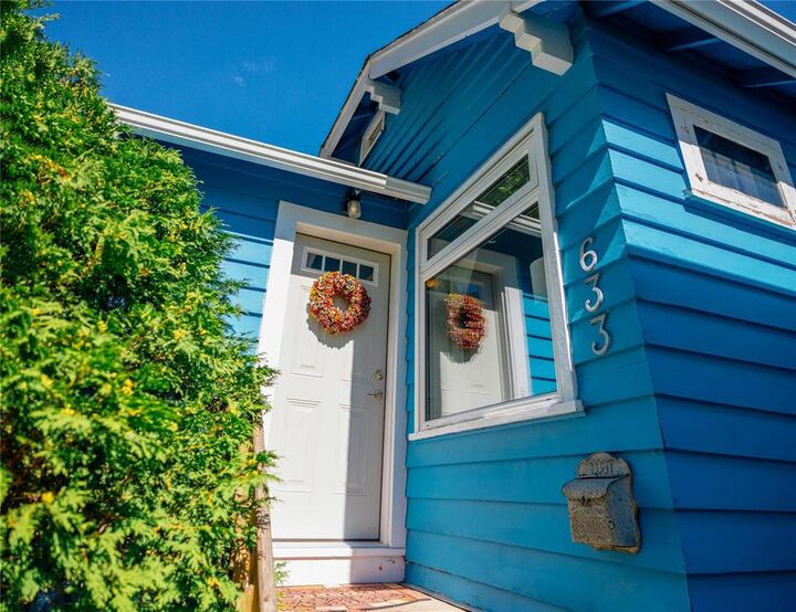 Property Photo:  633 Greenwood Place  MB R3G 2P4 