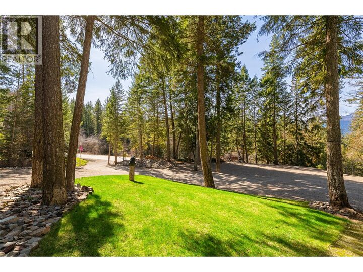 Property Photo:  1988 Porthill Road  BC V0B 1G2 
