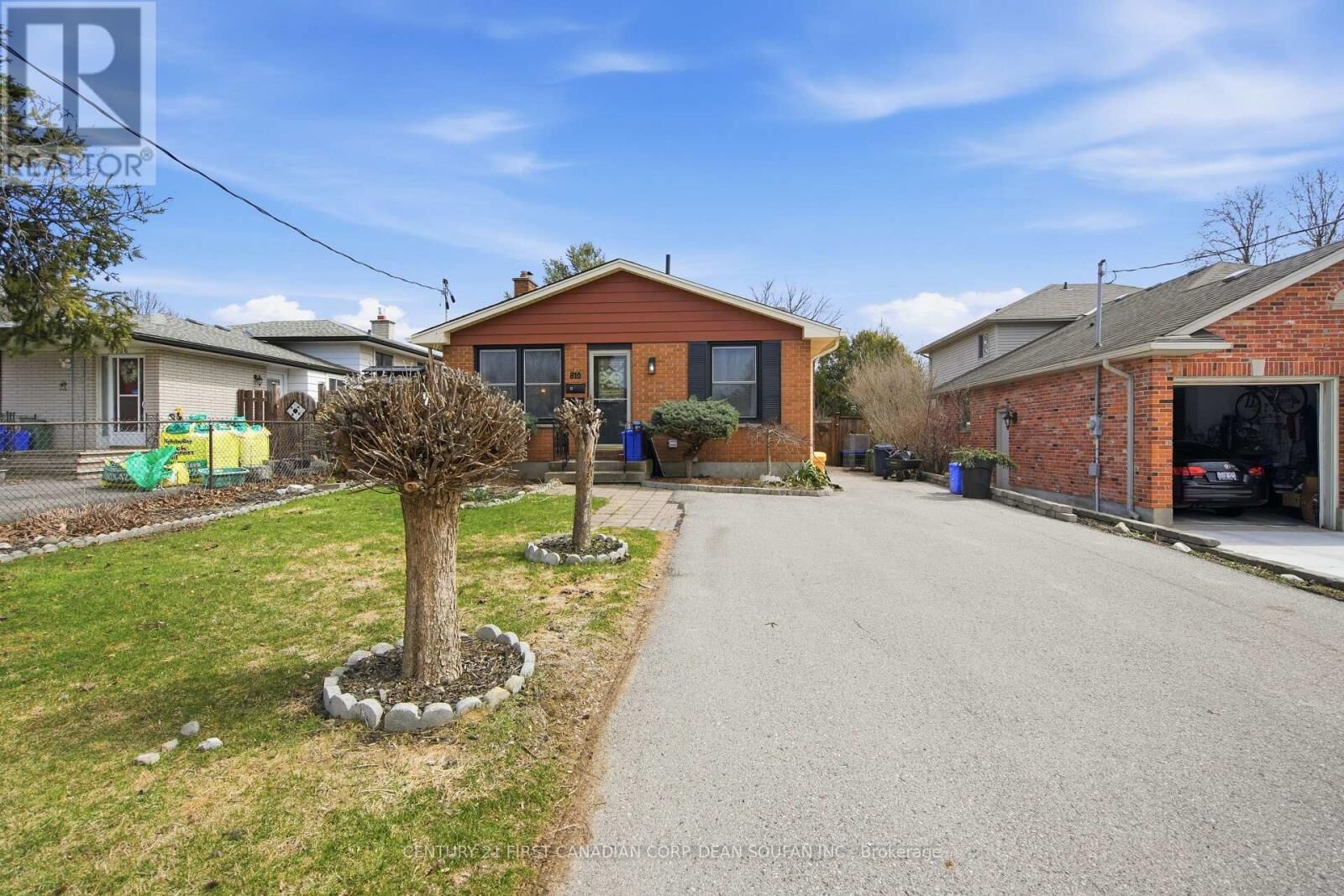 Property Photo: 810 Easy Street ON N6C 4Z6
