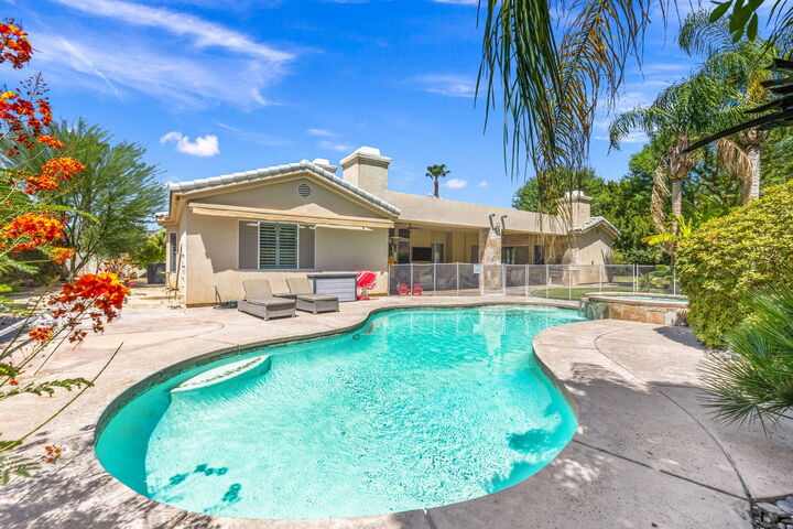 Property Photo: 19 Sherwood Road CA 92270