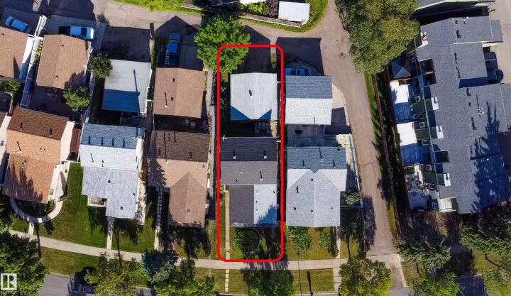Property Photo:  17005 95 Street NW  AB T5Z 2A7 
