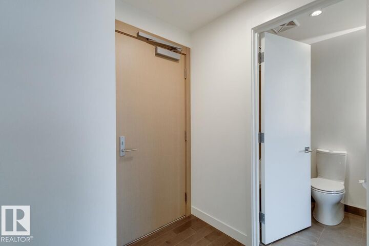Property Photo:  10360 102 Street NW 2703  AB T5J 0K9 