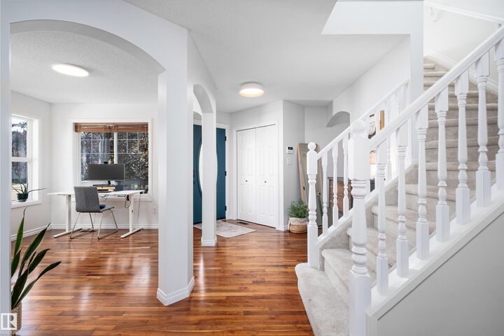 Photo de la propriété:  1128 114 Street SW  AB T6W 1P6 