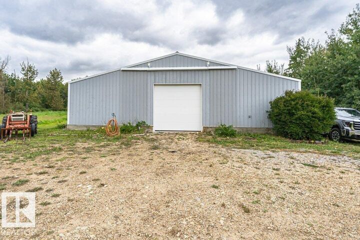 Property Photo:  52356 Rge Road 221 97  AB T8E 1W2 