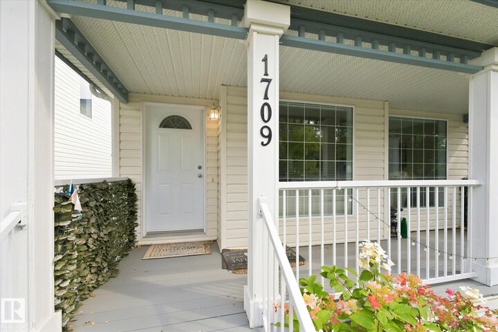 Property Photo: 1709 Turvey Bend Bend NW AB T6R 2W7
