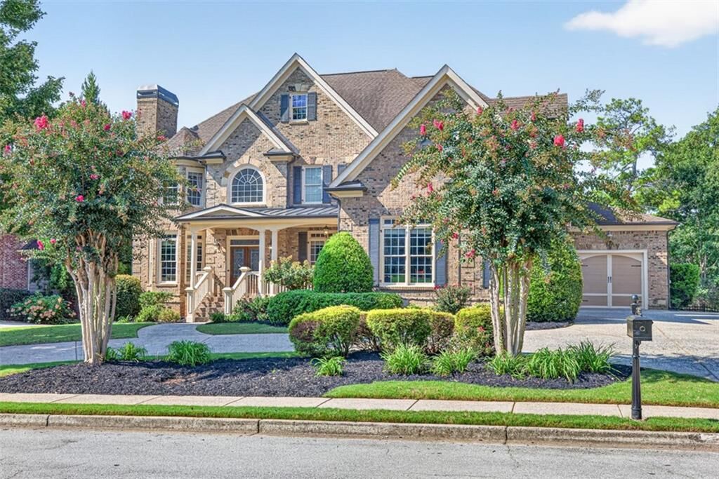 Property Photo:  882 Pathview Court  GA 30019 