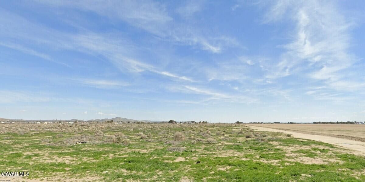 Property Photo:  67th St W And Sue Avenue  CA 93560 