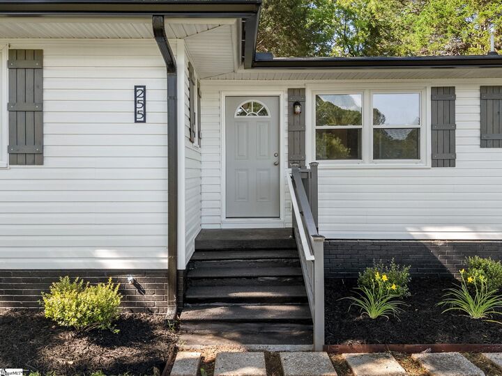 Property Photo: 255 Hazelwood Avenue SC 29302