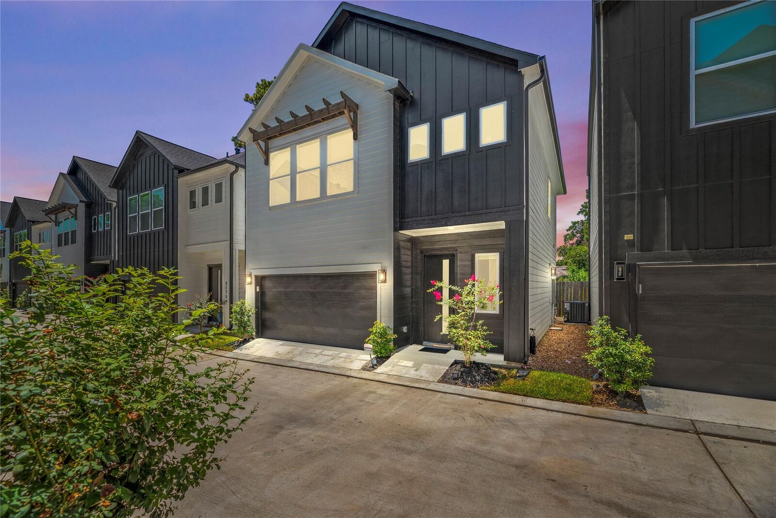 Property Photo:  869 Mansfield Street E  TX 77091 